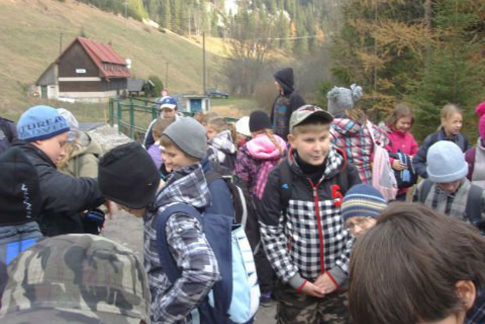 Na Havraniu skalu spolu so žiakmi vystúpili aj učitelia
