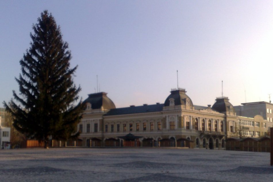 VIANOCE V NITRE: Krásny stromček, bohatý program a Vianočné mestečko