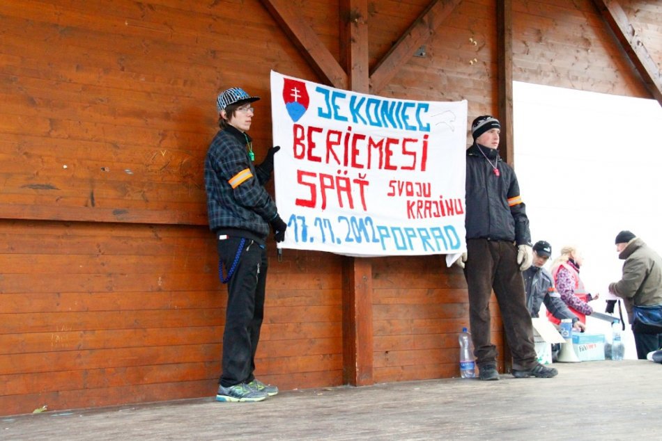 Aj v Poprade vyšli ľudia do ulíc. Protest bol pokojný