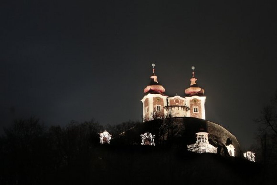 Vysvietená štiavnická kalvária