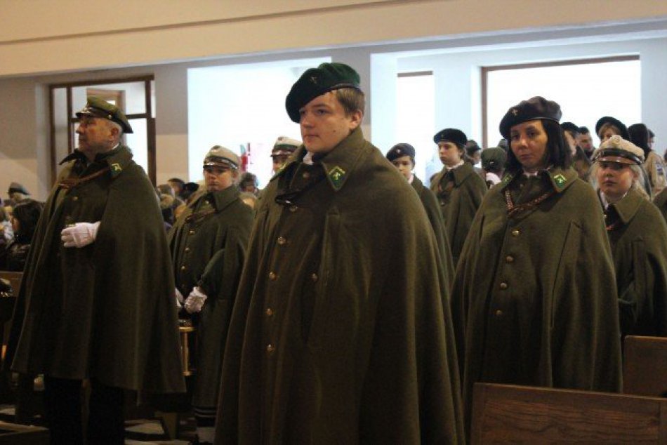 Betlehemské svetlo si dnes od Slovákov prevzali Poliaci: Vo Svite sa zišlo tisíc