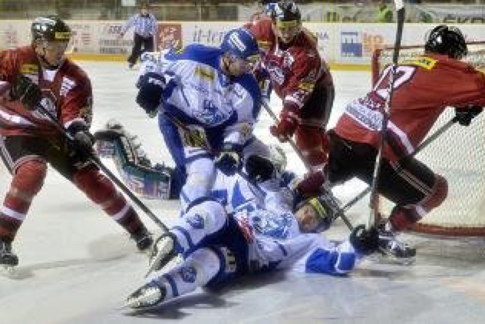 Poprad bez problémov zvíťazil v Banskej Bystrici. Kamzíci využili tri presilovky