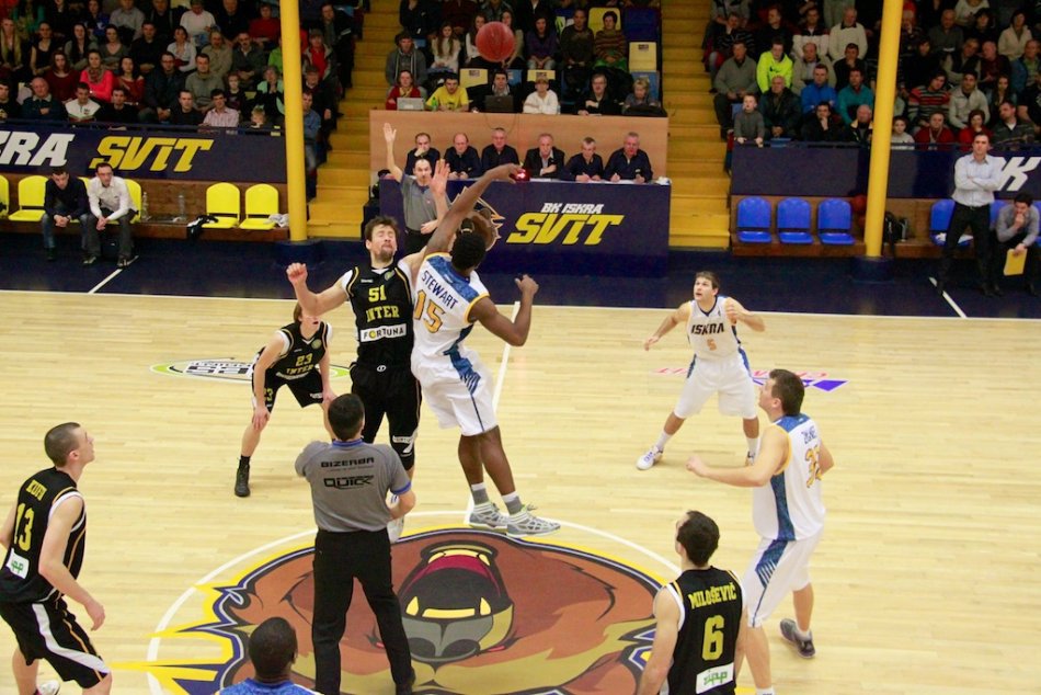 BK Iskra Svit - Inter Bratislava 79:88