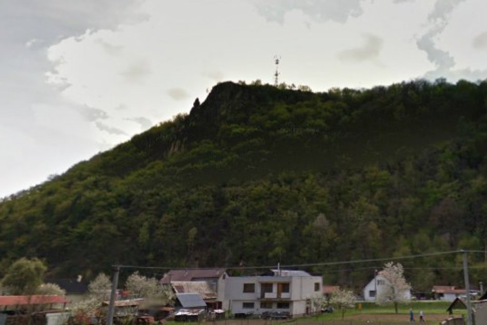 Mikrovlnku pri Starej Kremničke poškodili vandali