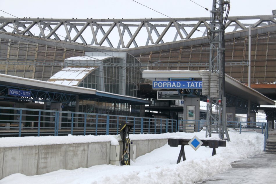 Vlakov z Bratislavy sa tak skoro nedočkáte. Meškania narástli až na 180 minút