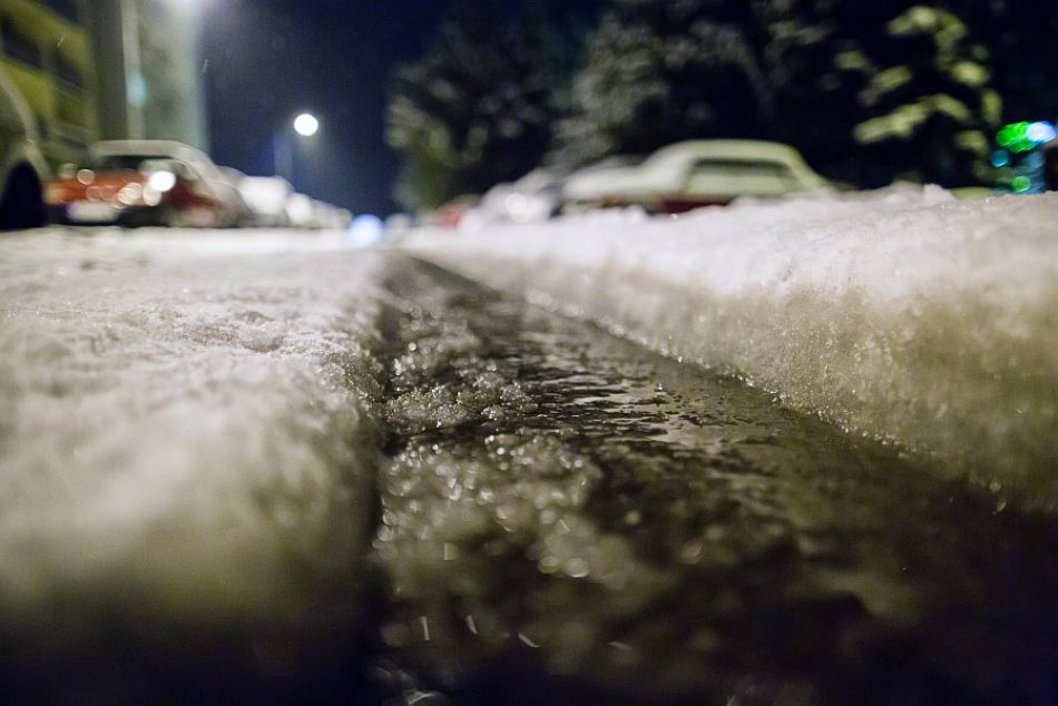 Zúfalí vodiči na SNP-éčke: Z takejto kolaji je ťažké výjsť!