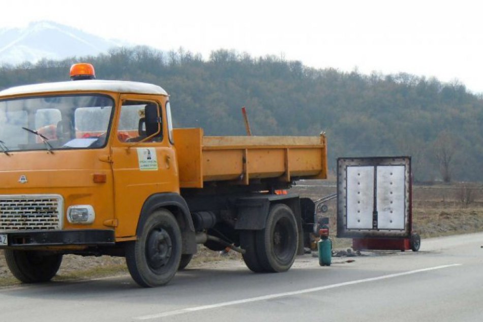 Výtlky na cestách ŽSK