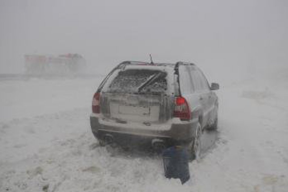V Poprade je vyhlásená mimoriadna situácia, pod Tatry smeruje špeciálna technika