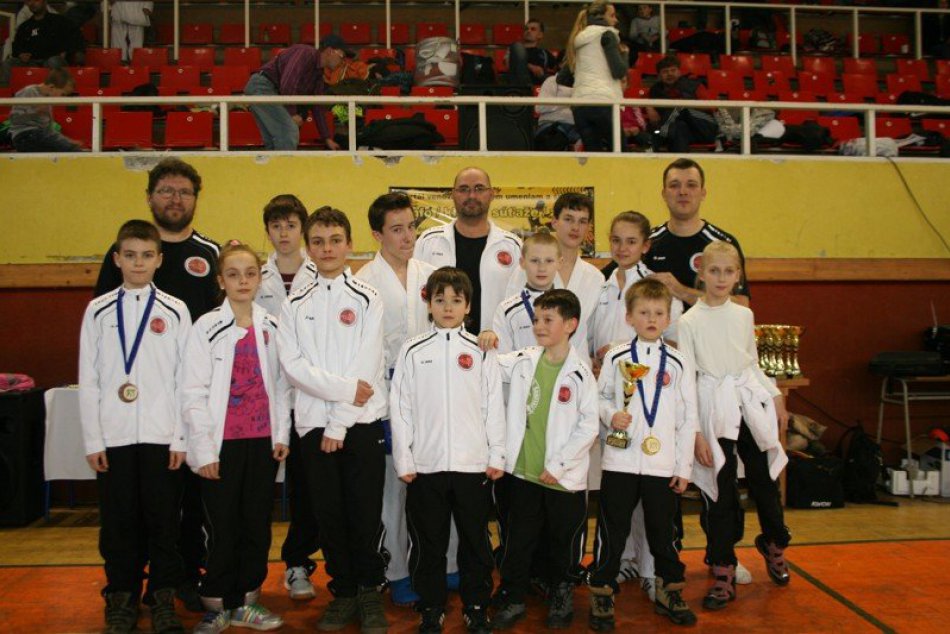 Mimoriadny úspech žiarskej výpravy: Karatisti priniesli tri majstrovské tituly!