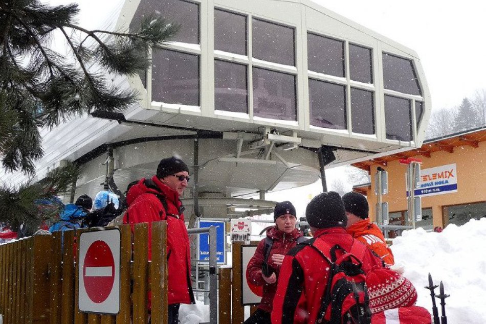 Prvý výstup členov Klubu slovenských turistov Pustý hrad