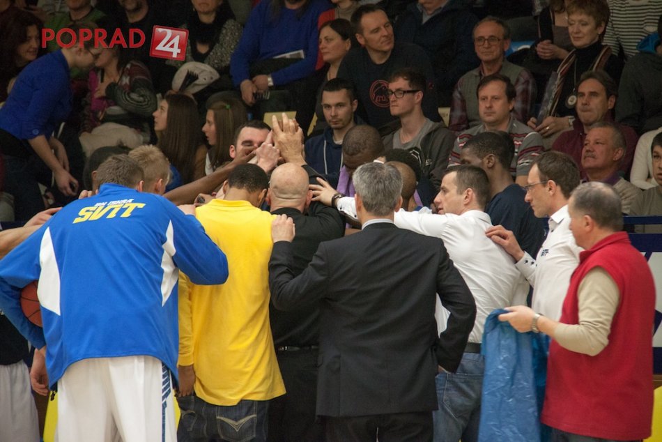 Svit sa rozlúčil so sezónou. Do semifinále postupuje Nitra