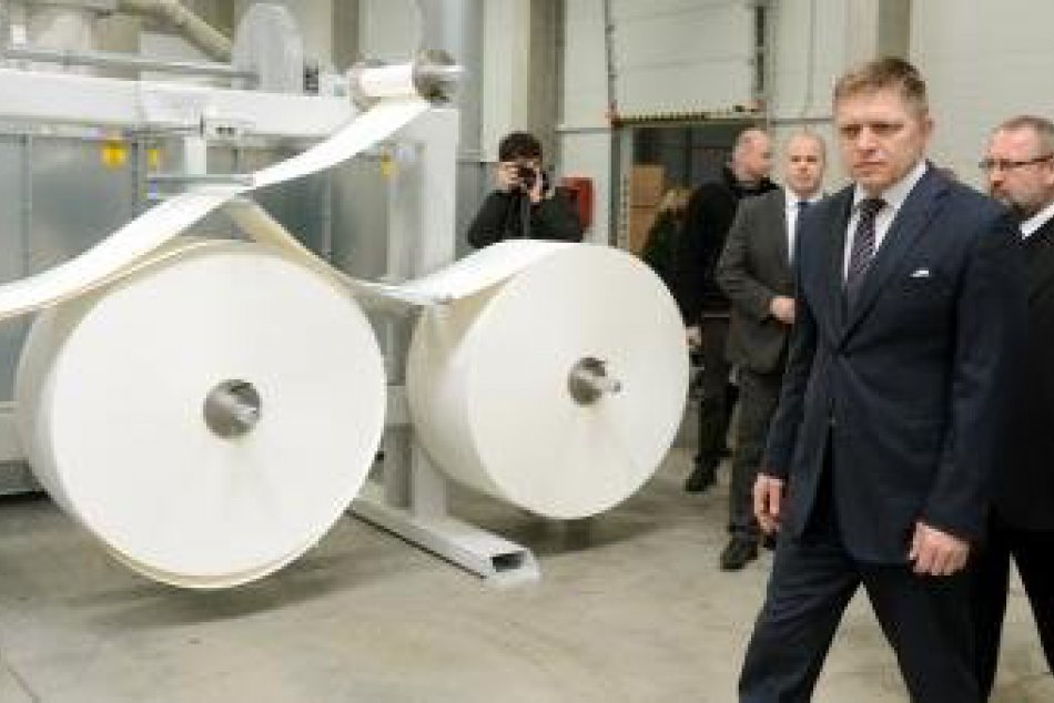 Premiér Fico otvoril v Rožňave nový závod