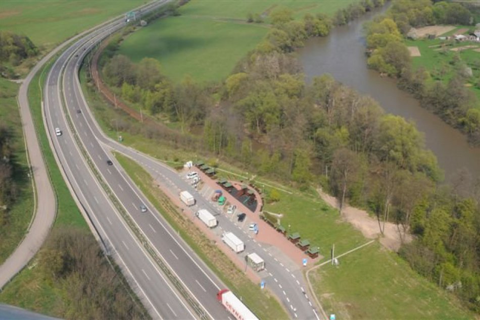 Policajná akcia (25. apríl)