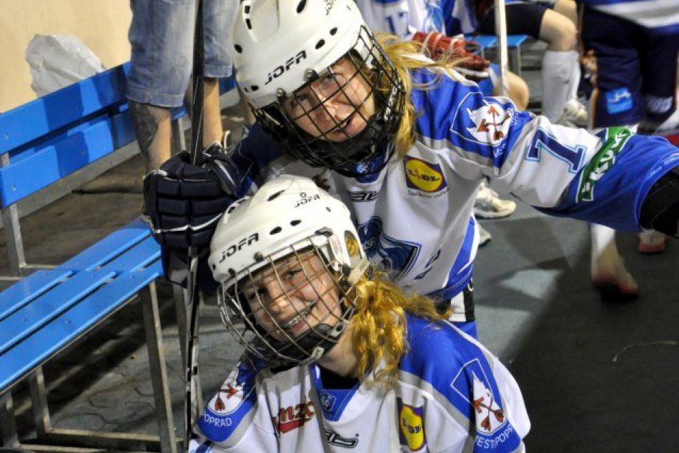 Zemiaková medaila pre popradské dievčatá. Najlepšie hokejbalistky sú z Martina