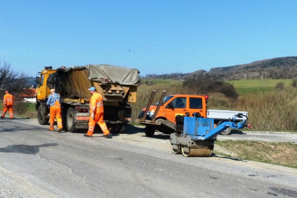 Petícia Vikartovčanov zrejme zabrala. VÚC im prisľúbilo novú cestu