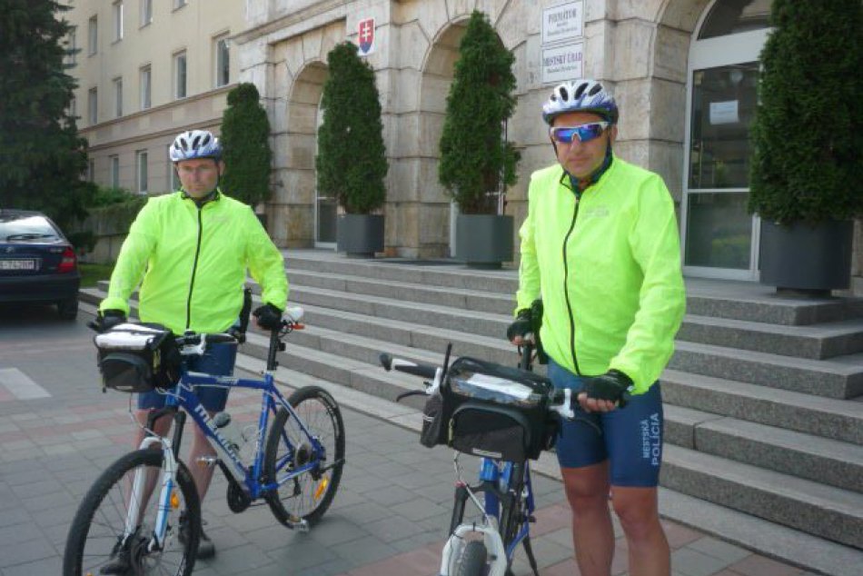 Cyklohliadku posilnil aj primátor Gogola. Z dvoch kolies dozeral na verejný pori