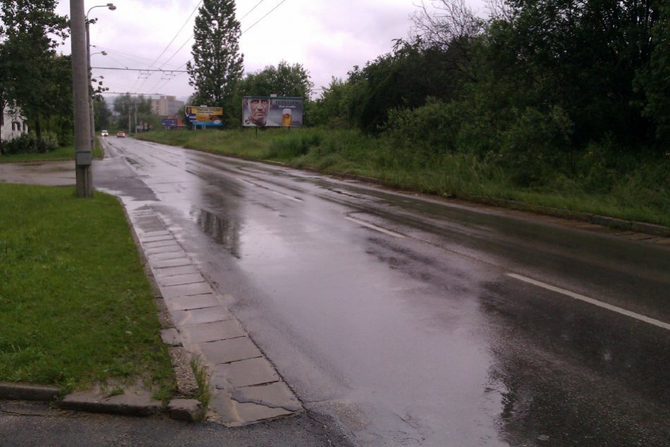 Solinky_potok_hlavná_cesta