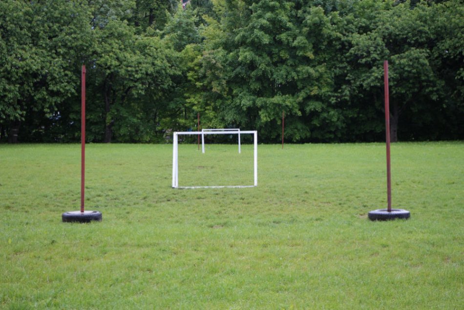 Sokolské ihrisko alebo obchodný dom ?