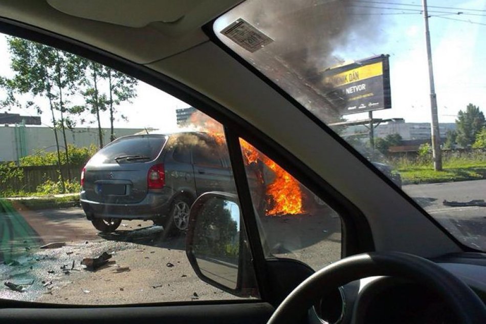 horiace autá Sládkovičova