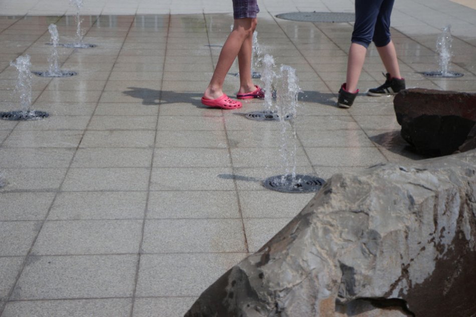 Žiarske fontány sú využívané aj ako sprcha