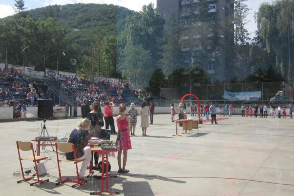 Odovzdávanie vysvedčení v Bystrici 2013