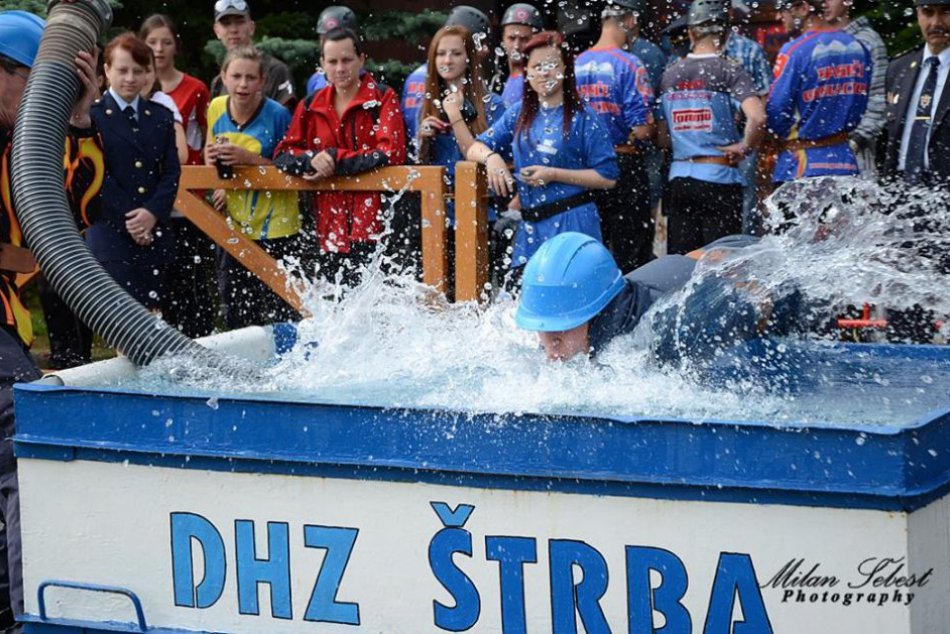 O putovné poháre starostu obce Štrba