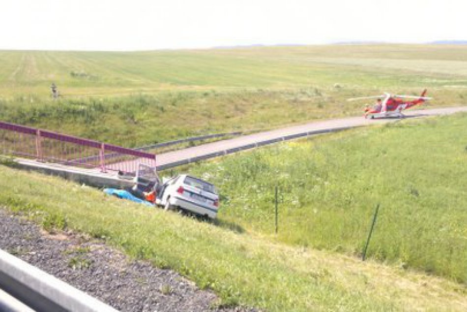 Tragická nehoda za Popradom: Auto mimo diaľnice si všimol náhodný motocyklista