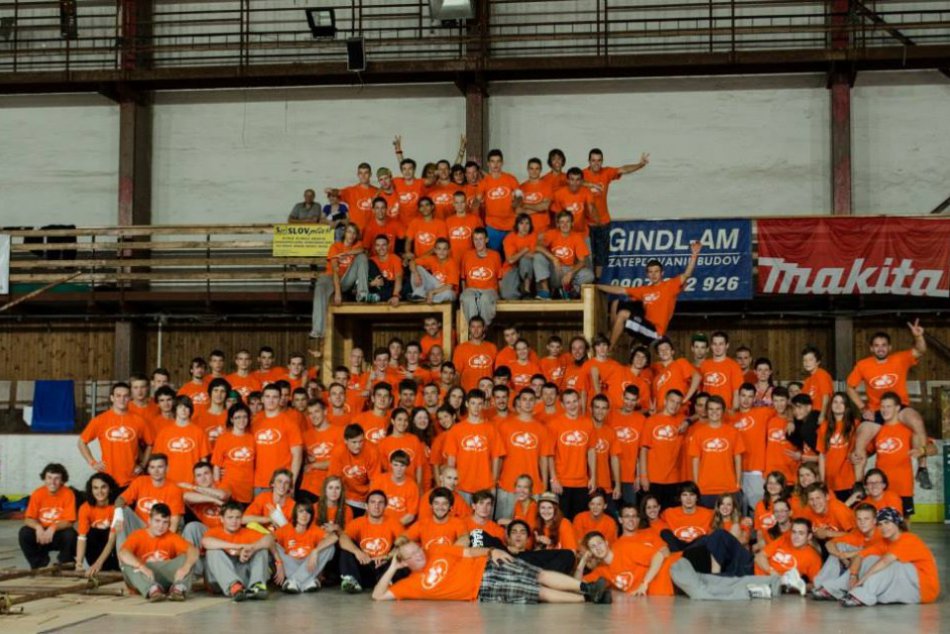 FOTO: Parkouristi na štyri dni obsadili Bystricu: Posledný večer odcvičili vyše 