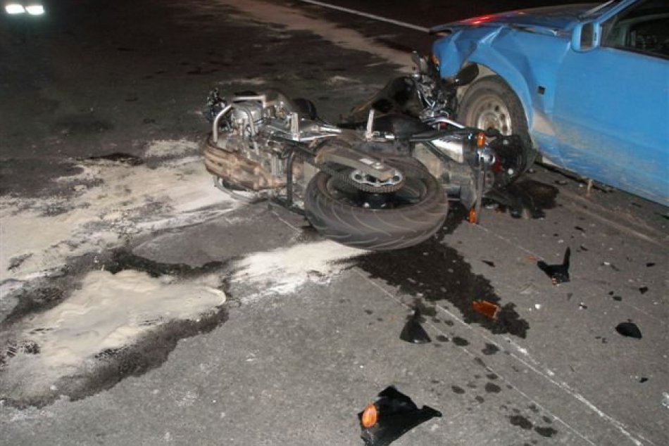 Večerná nehoda za Hronským mostom