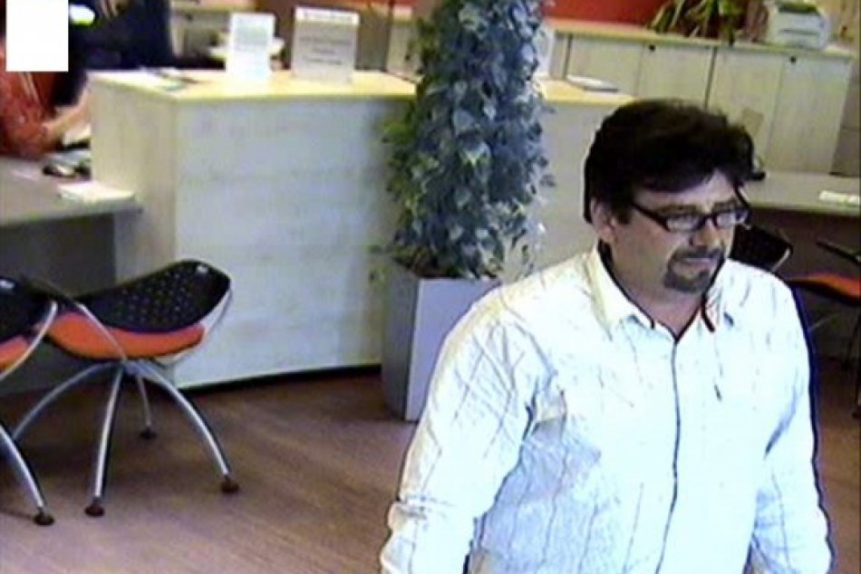 FOTO: Pozrite si tvár muža, ktorý sa podvodom obohatil o 350 000 eur!