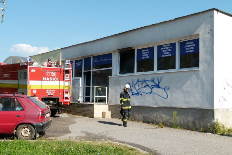 Požiar v predajni na Jilemnického ulici v Revúcej