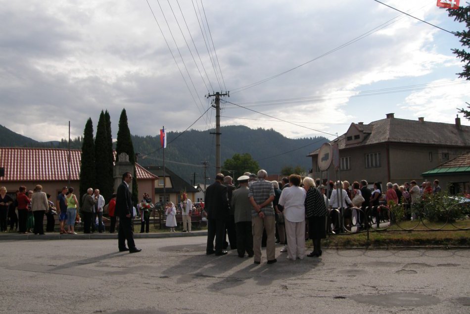 V Lopeji odhalili pamätnú tabuľu prvému hlásateľovi Slobodného vysielača