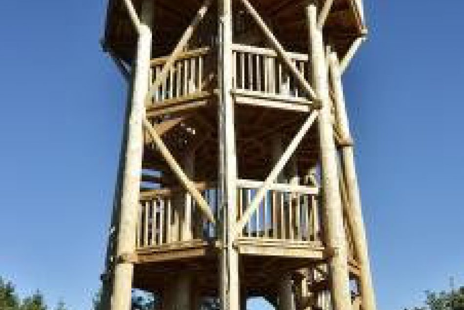 Turistická rozhľadňa nad Kremnicou