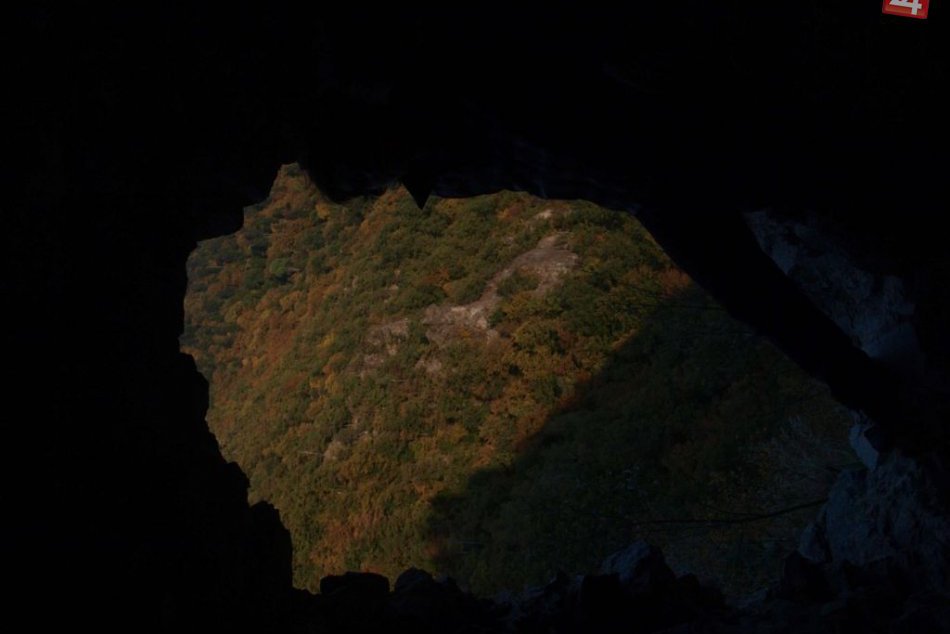 Pohľad zo Starhradu na kolorit okolitej krajiny