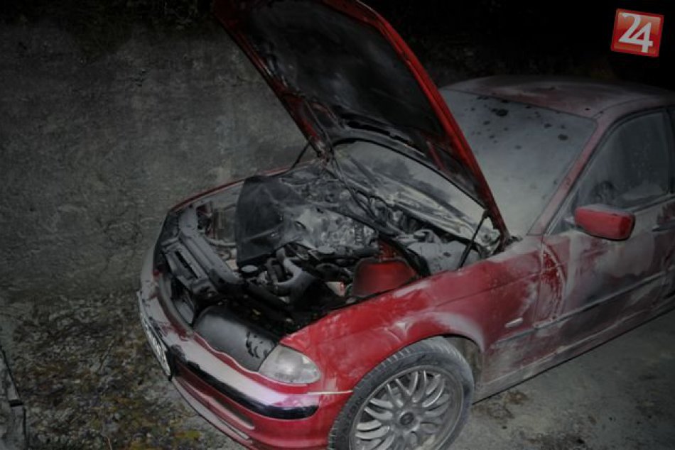 Pozrite si zábery z miesta požiaru: BMW sa ocitlo v plameňoch!