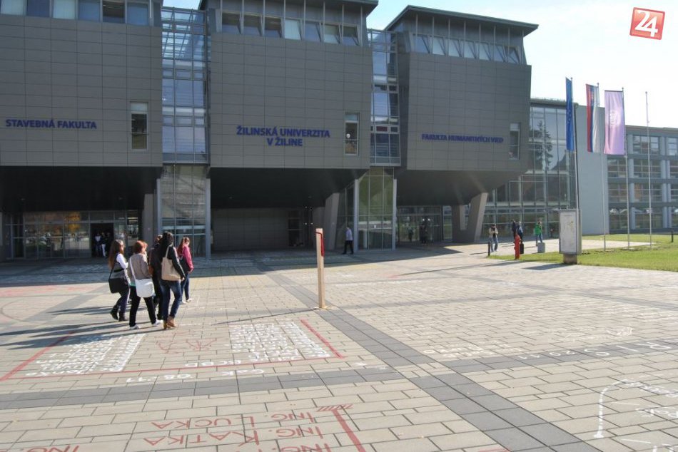 Hranoly s červenými kravatami zaplavili Žilinu