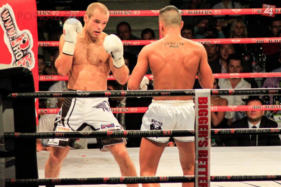 Bigger's Better - Kickbox