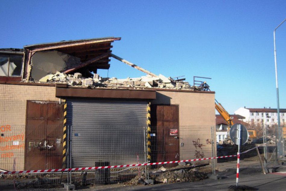 Bývalý popradský Prior sa kúsok po kúsku stáva minulosťou...