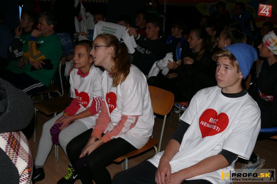 Beh proti nenávisti: Popradskí školáci vybehali vo svojom meste srdce