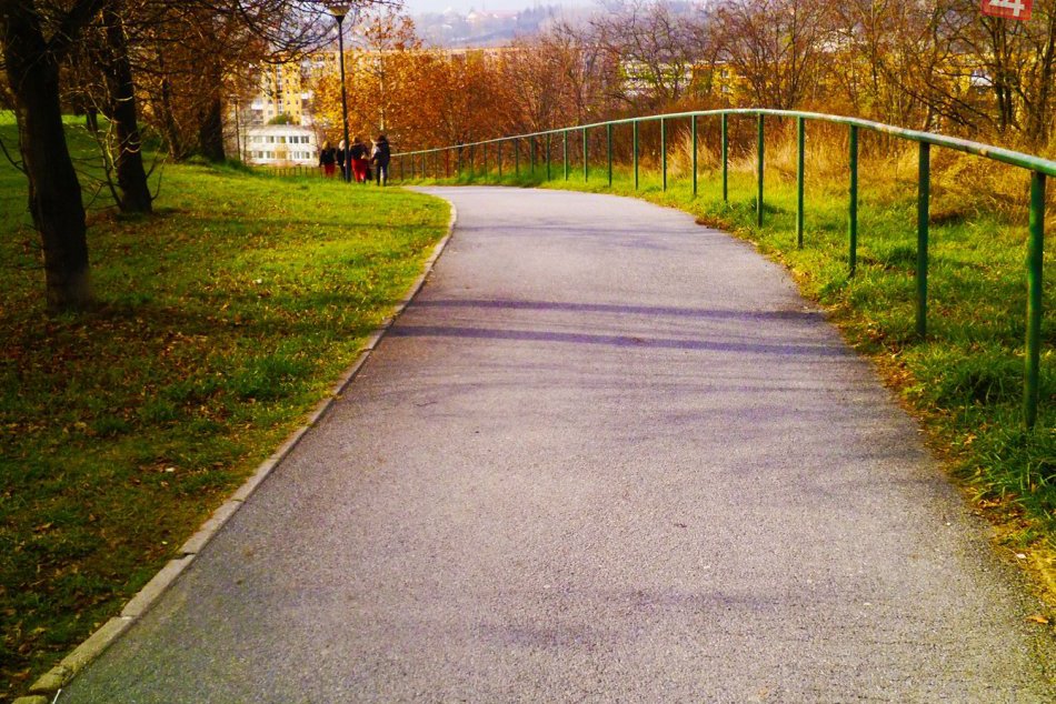 Chodník bez priechodu