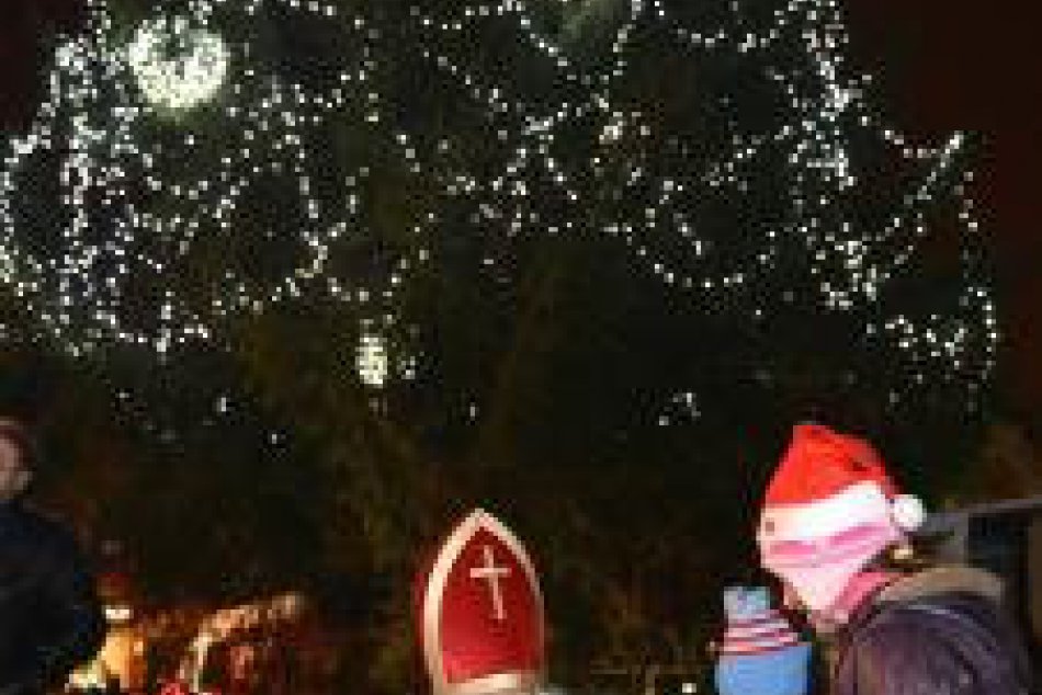 Rozsvietenie stromčeka na košickej Hlavnej