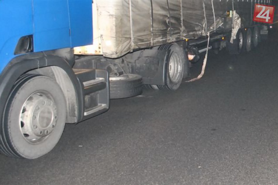 Žilinčan (53) nabúral do dvoch nákladiakov, fúkať odmietol