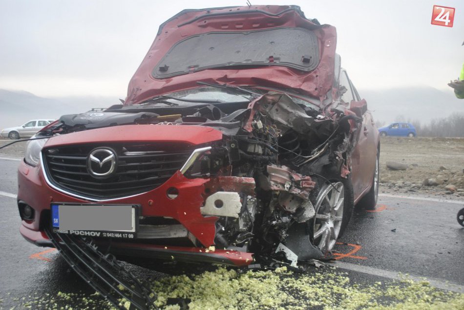 Pri dopravnej nehode neďaleko Turian vyhasli dva ľudské životy