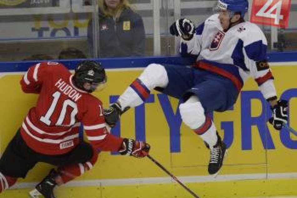 Dávid Gríger strelil Kanaďanom dva góly. Slováci nakoniec prehrali 3:5