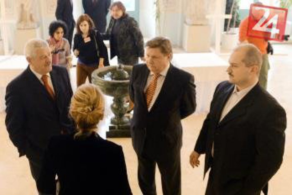 Šéfovia krajov sa u prezidenta nezhodli s M. Kotlebom na téme SNP