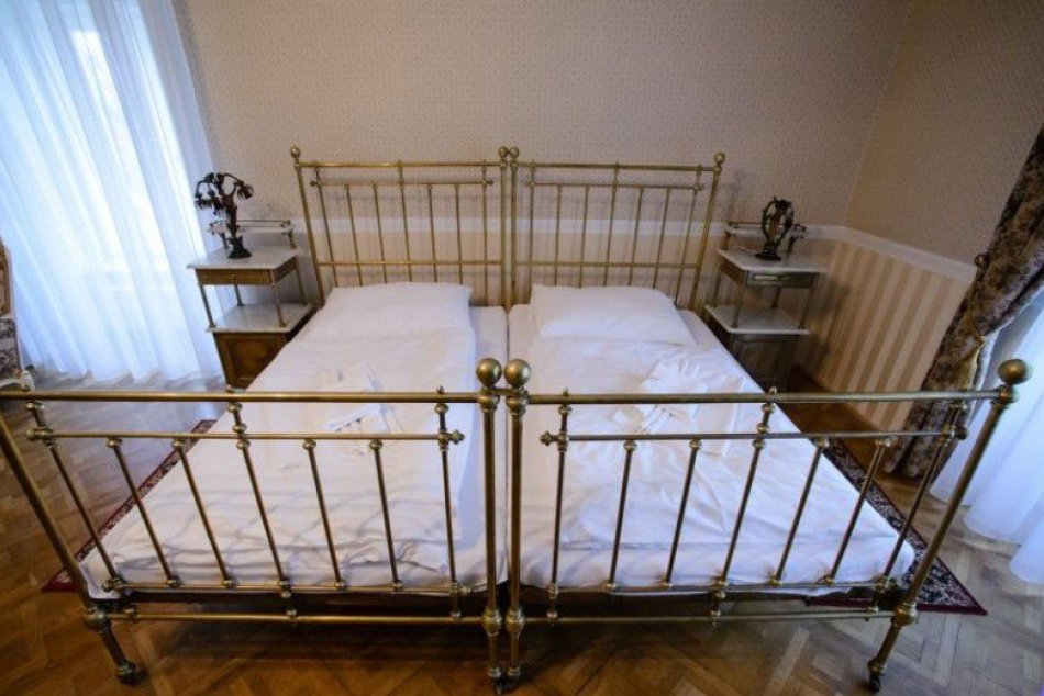 Zámok Topoľčianky - exteriér aj interiér