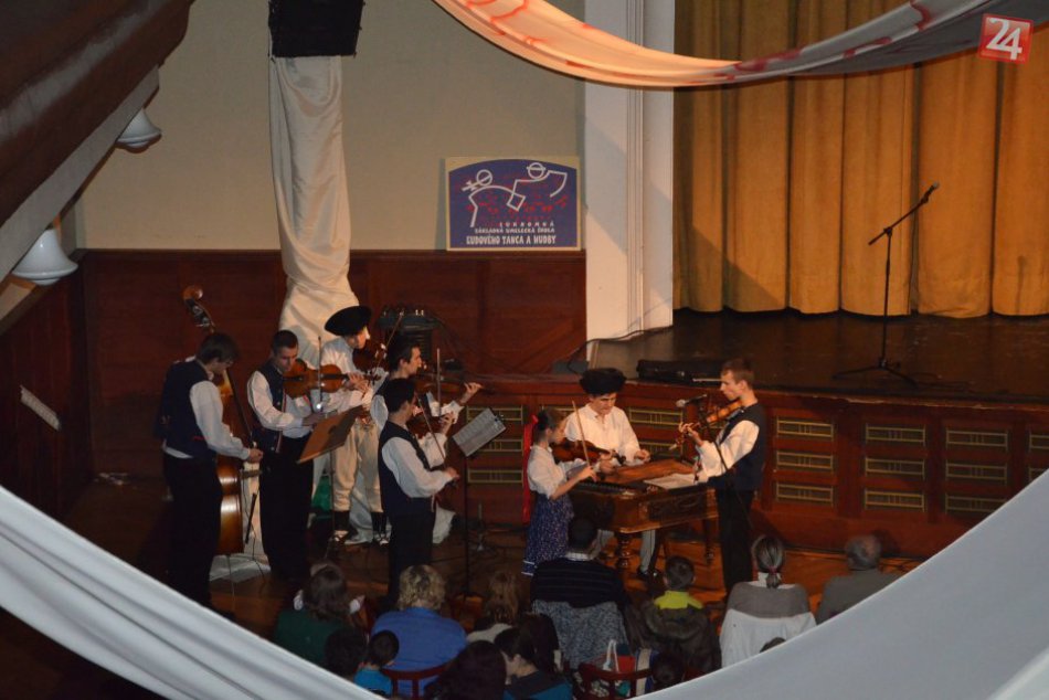 Popri Váhu putovanie - koncert SZUŠ a FS Liptov