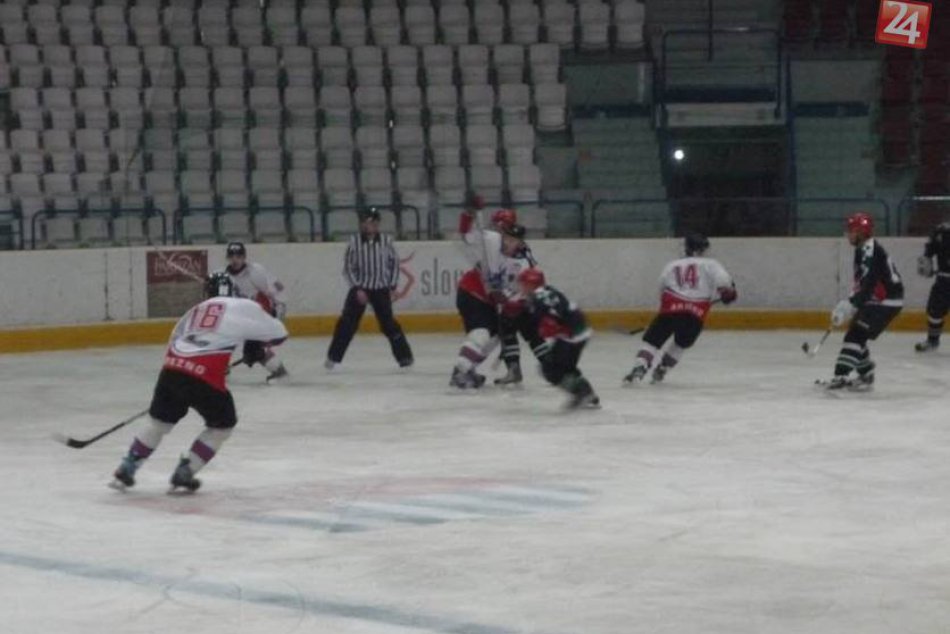 Hokejová rozlúčka s domácim publikom