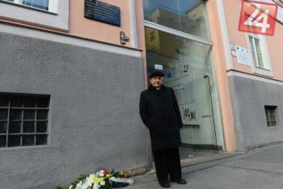 Na budove bývalej väznice odhalili pamätnú tabuľu politickým väzňom