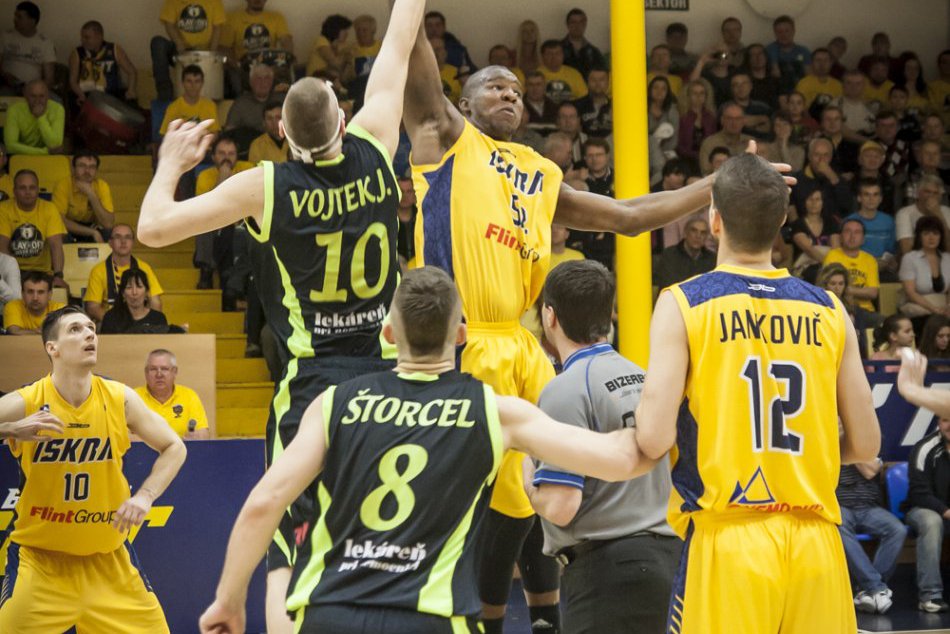 Iskra Svit - MBK Handlová 98:65